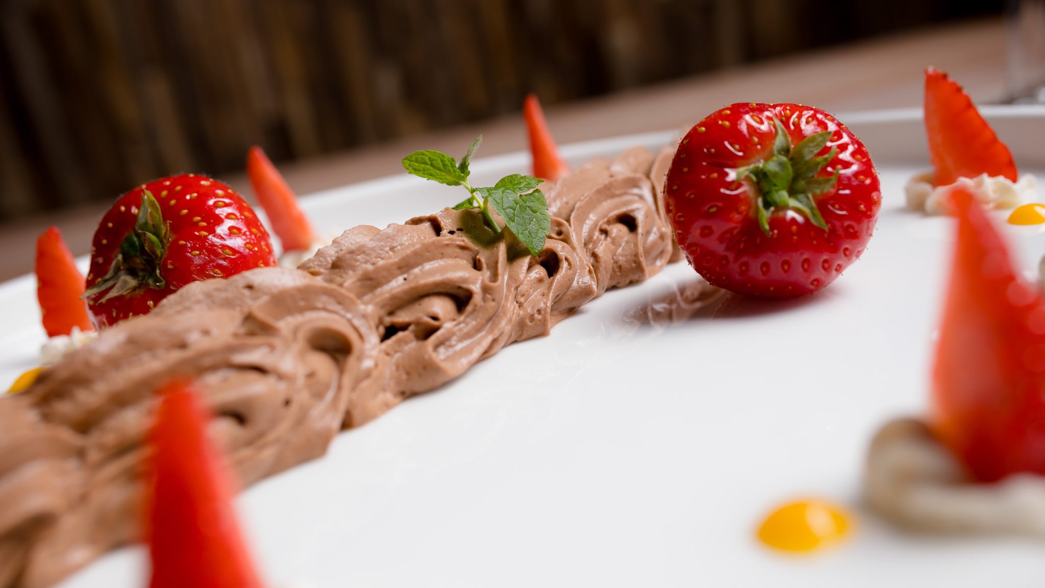 Chocolade Dessert - Chocomouse met aardbeien